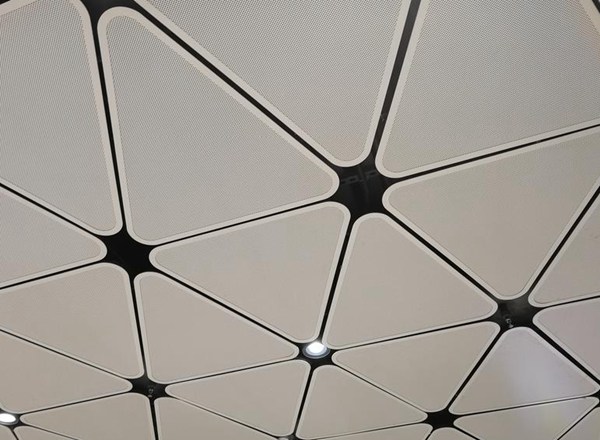 The triangle metal ceiling tile / aluminum ceiling tile at HKIA2